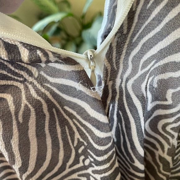 Size 2 pretty little thing Zebra print Skirt - Picture 4 of 4